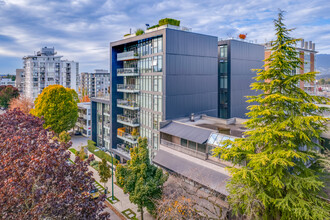 1555 W 8th Ave in Vancouver, BC - Building Photo - Building Photo