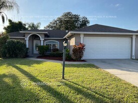 3171 Huntington Ln in Lakeland, FL - Building Photo
