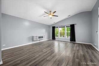 3302 Bromley Ln in Aurora, IL - Building Photo - Building Photo