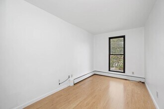 38 Juniper St, Unit 96 in Brookline, MA - Foto de edificio - Building Photo