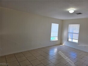 5010 Dolphin Ct in La Belle, FL - Building Photo - Building Photo