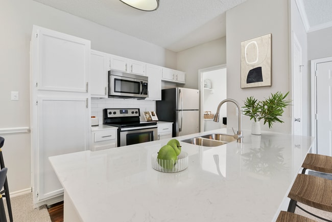 Estates at Las Colinas in Irving, TX - Building Photo - Building Photo