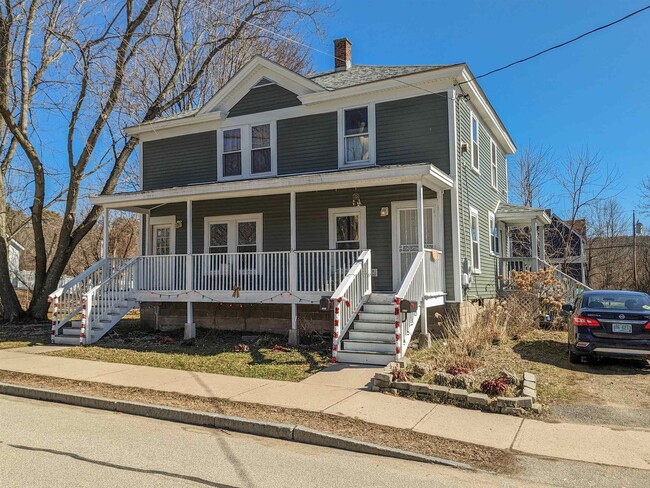 271 Elm St, Unit 2 in Keene, NH - Building Photo - Building Photo