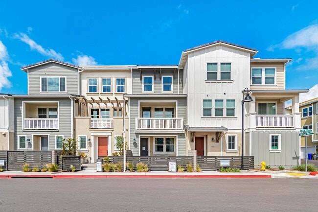 1111 Hibiscus Way in Oceanside, CA - Building Photo - Building Photo