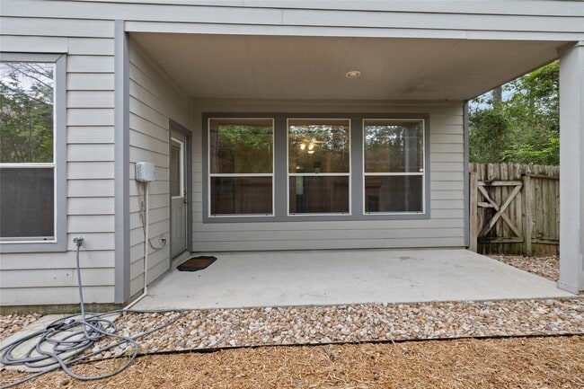 property at 107 W Burberry Cir