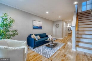 233 S Highland Ave in Baltimore, MD - Building Photo