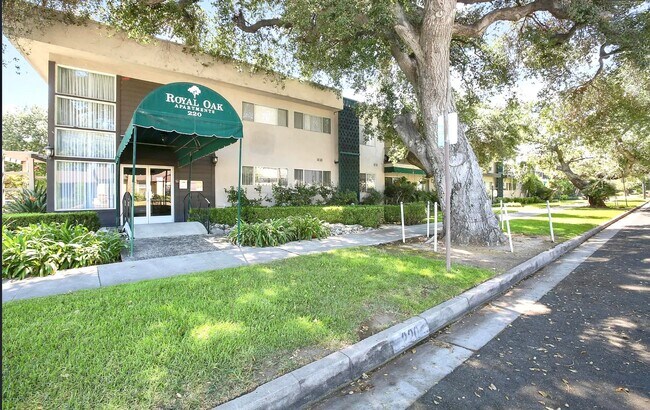 220 E Live Oak St
