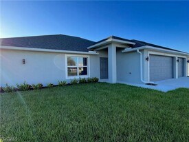 4334 SW 9th Pl in Cape Coral, FL - Building Photo