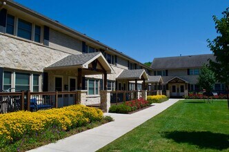 Bay Village Townhomes in Whitefish Bay, WI - Building Photo - Building Photo