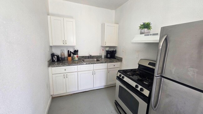 13433 Topeka St