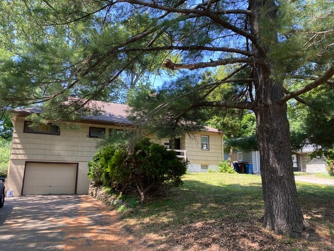 2417 Parkview Blvd