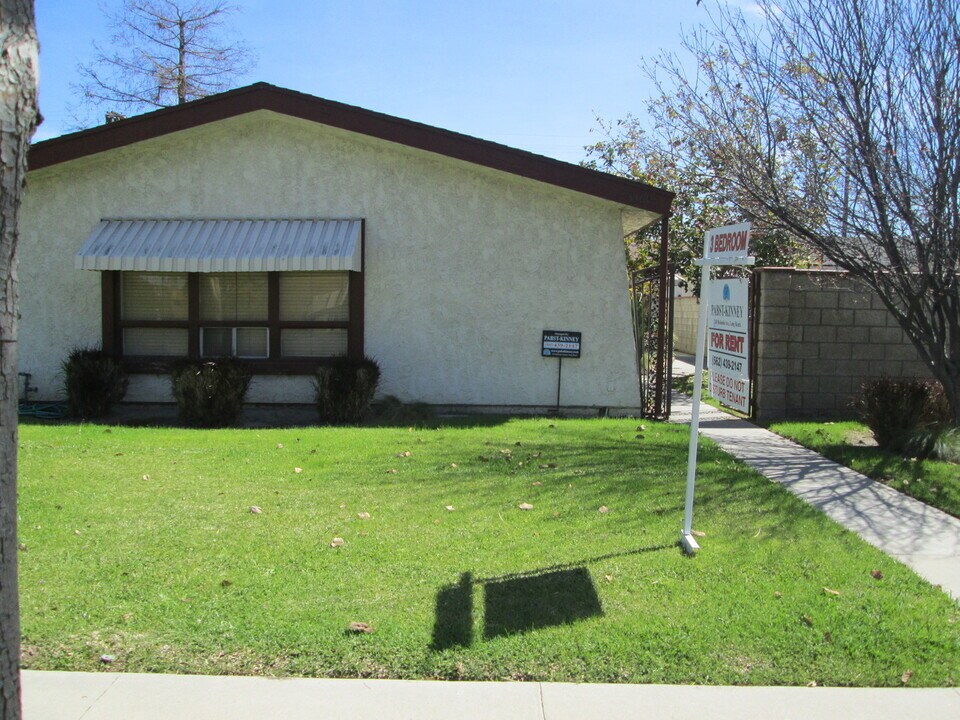 3360 Myrtle Ave-Unit -3364 in Signal Hill, CA - Building Photo