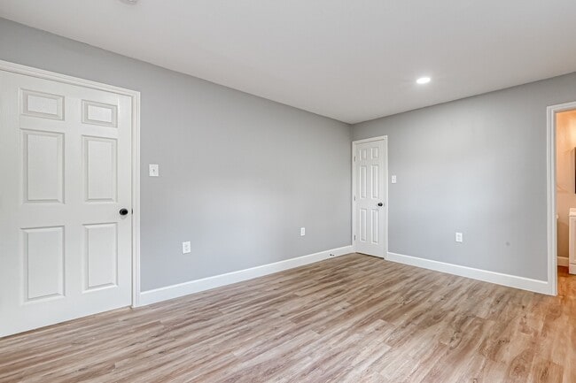 property at 6715 Victoria St