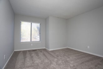 The Bluffs Apartment Homes in Spartanburg, SC - Foto de edificio - Building Photo