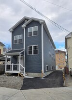 13 Barstow St in Providence, RI - Building Photo