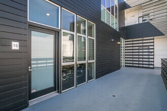 825 Kings Rd in West Hollywood, CA - Building Photo - Building Photo