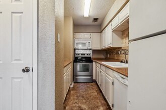 1608 Pecan Chase Cir in Arlington, TX - Building Photo - Building Photo