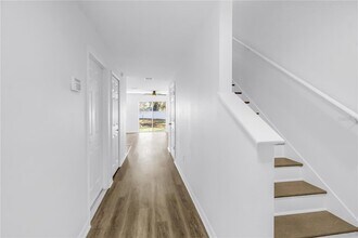 8517 Edgewater Pl Blvd in Tampa, FL - Foto de edificio - Building Photo