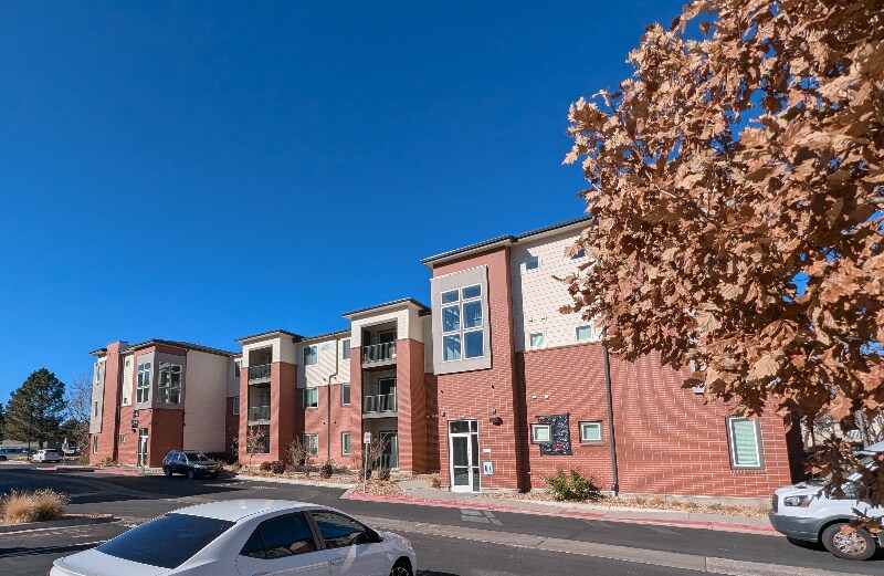 14301 E Tennessee Ave in Aurora, CO - Building Photo