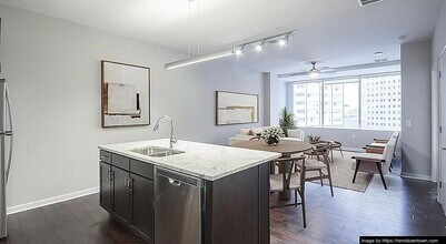 411 N Akard St, Unit 639 in Dallas, TX - Building Photo - Building Photo