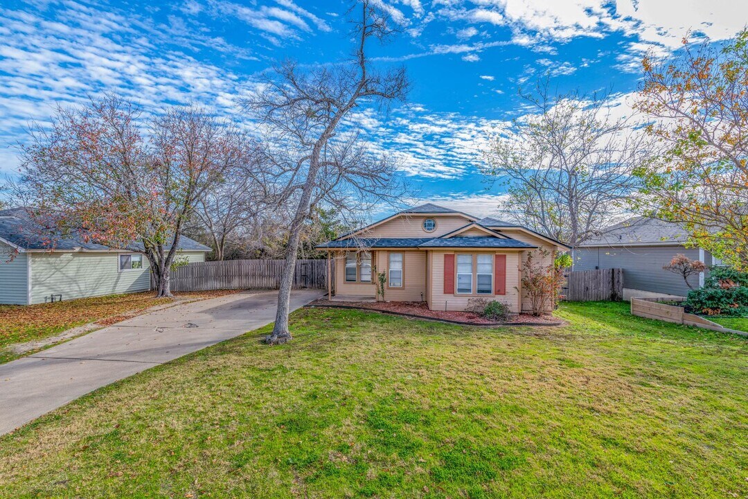February Move In Available!  Cute 3 Bed, 1 in Bryan, TX - Building Photo
