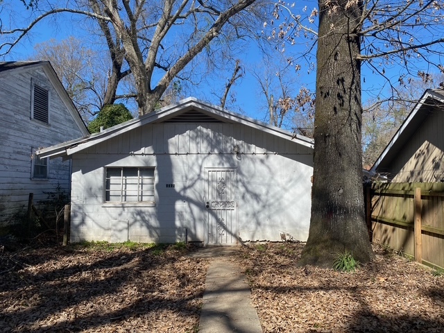 1712 W 15th St in Texarkana, TX - Foto de edificio