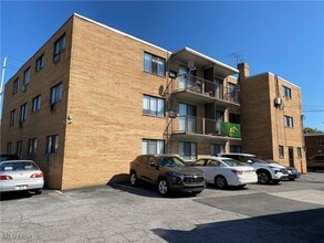 17901 Lakeshore Blvd in Cleveland, OH - Building Photo - Building Photo