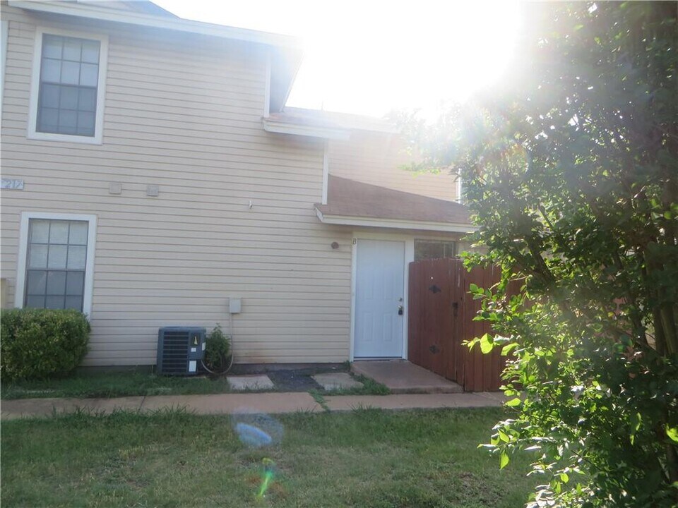 2217 Katy Ln in Georgetown, TX - Building Photo