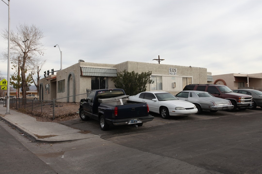 Charleston Heights in Las Vegas, NV - Building Photo