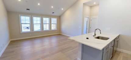 32 Cummins Hwy, Unit 6 in Boston, MA - Building Photo - Building Photo