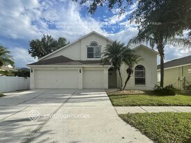 5918 Montford Dr in Zephyrhills, FL - Building Photo