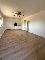 8437 Medford St in Ventura, CA - Building Photo