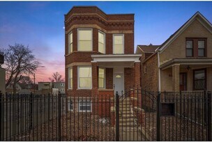 957 N Central Park Ave in Chicago, IL - Building Photo