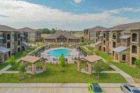 Lone Oak Apartments photo'