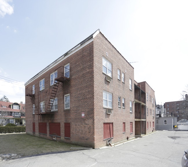 30 Archer Ave in Mount Vernon, NY - Building Photo - Building Photo