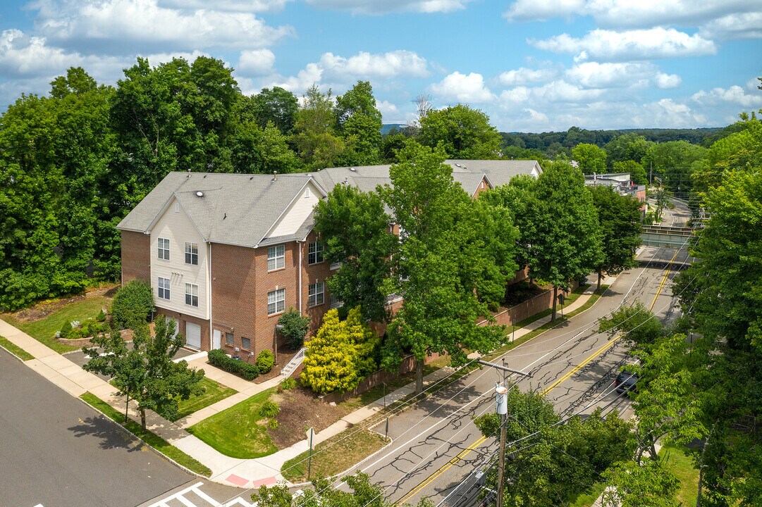 LAFAYETTE COURT L.L.C. in Morristown, NJ - Building Photo