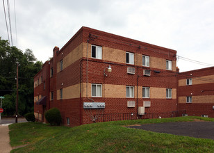 Benton Gardens in Philadelphia, PA - Foto de edificio - Building Photo