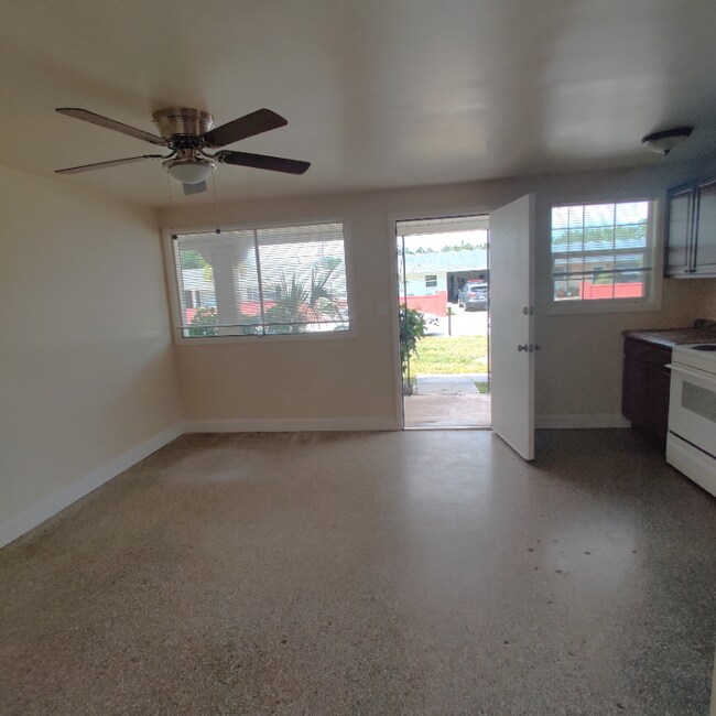 5010 98th Ave N in Pinellas Park, FL - Building Photo - Building Photo