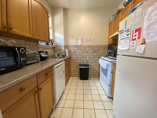 property at 52 Gainsborough St