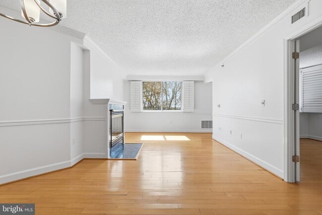 property at 1276 N Wayne St