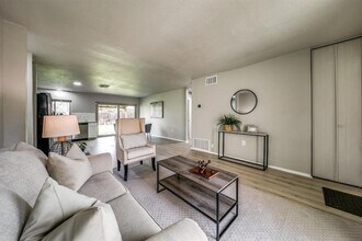 5727 Valley Point in San Antonio, TX - Building Photo - Building Photo