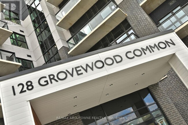 128-128 Grovewood Common in Oakville, ON - Building Photo - Building Photo