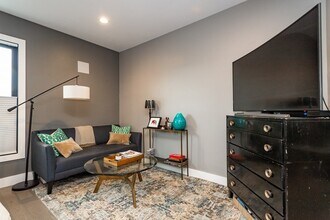 39 A St, Unit 1 in Boston, MA - Foto de edificio - Building Photo