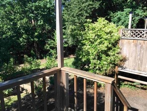 5007 SW Custer St in Portland, OR - Foto de edificio - Building Photo