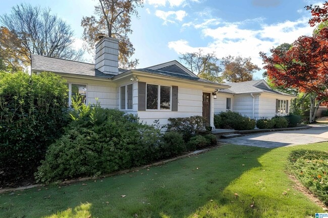 property at 2005 Chestnut Rd