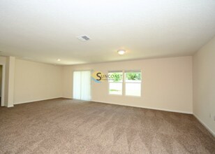 19 Roxland Ln in Palm Coast, FL - Foto de edificio - Building Photo