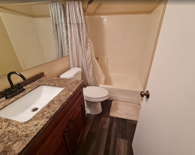 7944 W Charter Oak Rd in Peoria, AZ - Foto de edificio - Building Photo