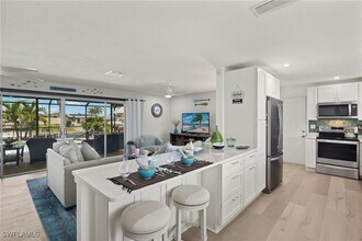 3021 SE 17th Ave in Cape Coral, FL - Foto de edificio - Building Photo