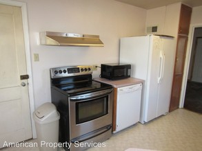 1124 Pomeroy St in Manhattan, KS - Building Photo - Building Photo