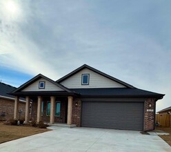 317 Pleasant Vw in Harrah, OK - Building Photo - Building Photo